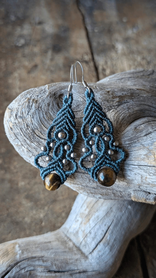 Boucles d'oreilles élégantes en macramé, pierres fines et acier inoxydable